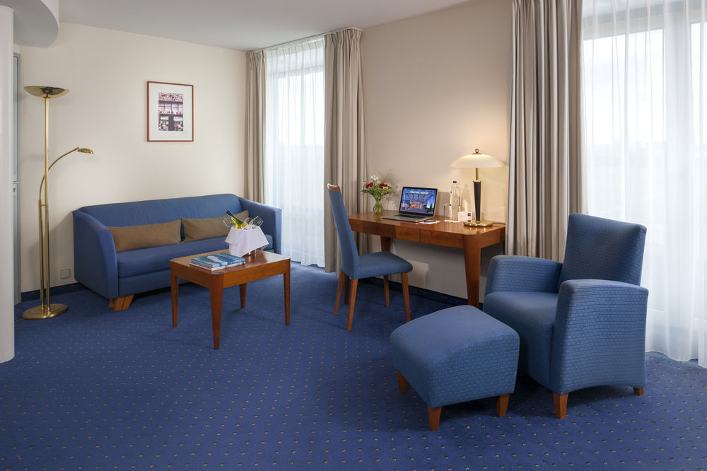 Hotel Ramada By Wyndham Amsterdam Airport Schiphol